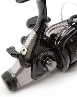 Daiwa Black Widow BR 4000 -Quality Fishing Equipment Store bwbr3500a black widow reel inset4 1